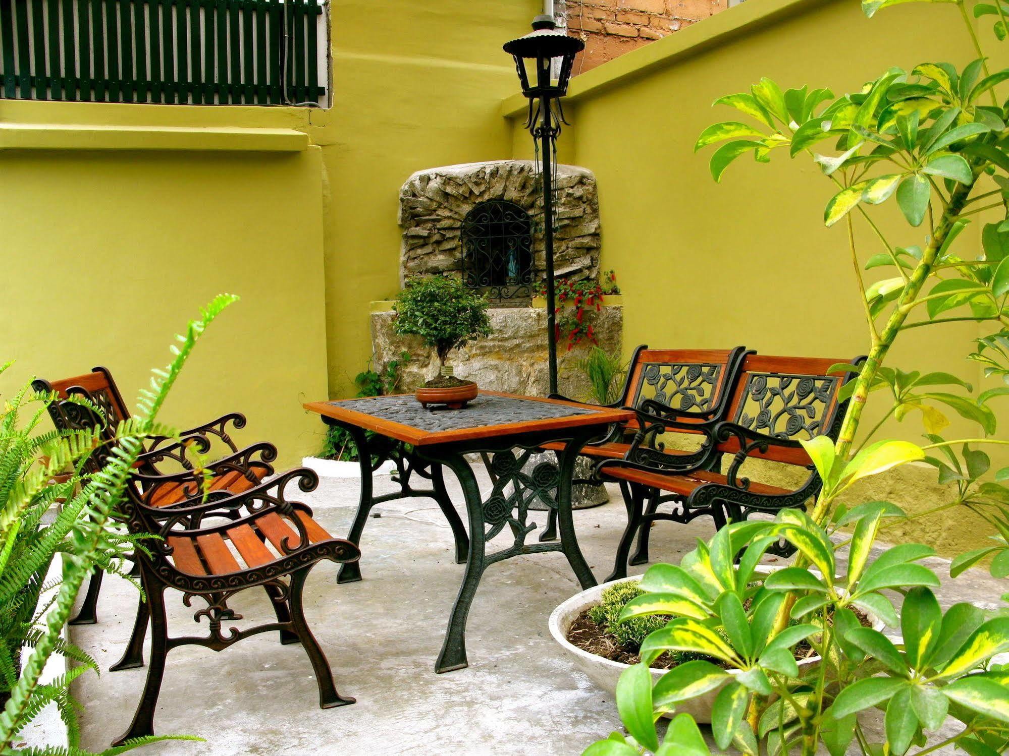 Hotel Cayman كويتو المظهر الخارجي الصورة